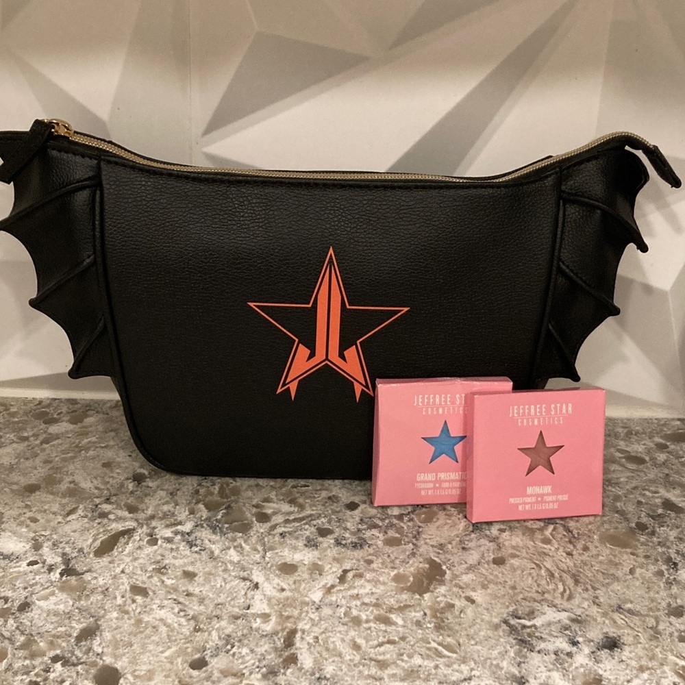 Jeffree Star 🖤 NEW Large Pouch Cosmetic Case With Eyeshadow & Blush